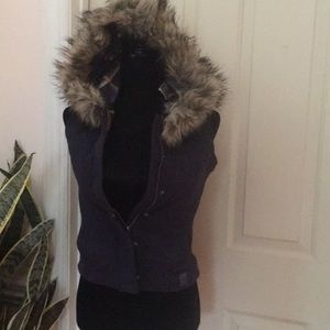 Aeropostale vest with detachable hood
